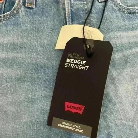 NWT- Levi's Premium Wedgie Straight High Rise Jeans Sz 26 - Picture 5 of 9